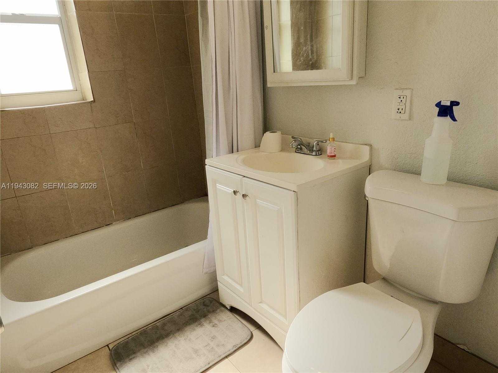 Small Image of 10450 SOUTH WEST 182ND ST, Miami Number 9