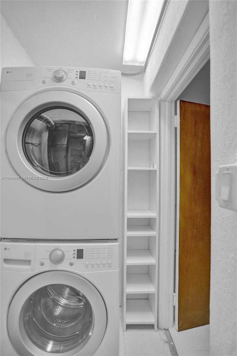 Small Image of 286 BAL BAY DR #2B, Bal Harbour Number 12