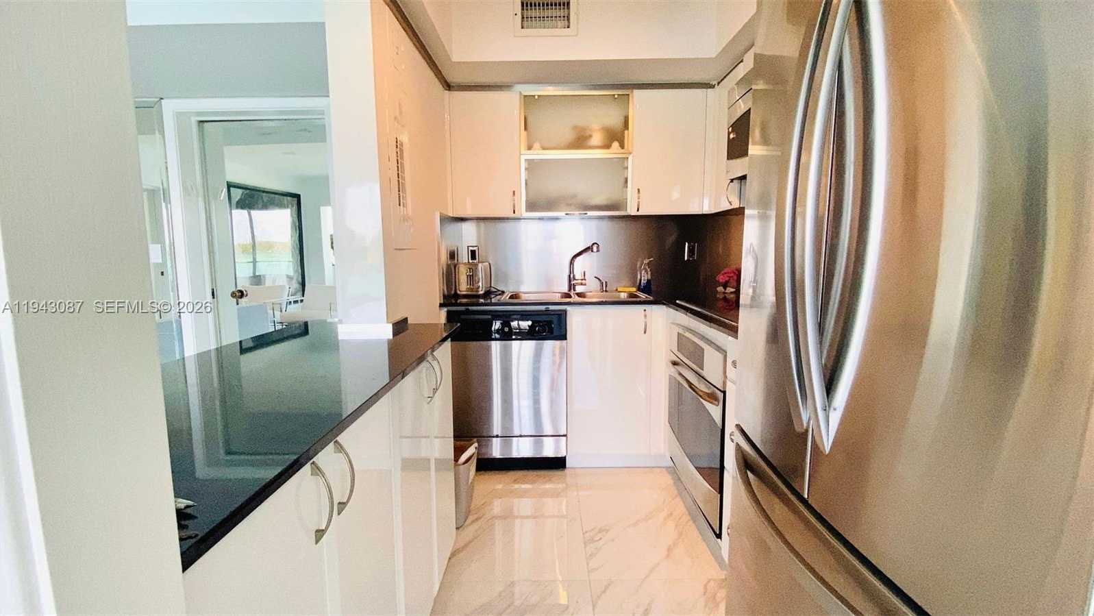 Small Image of 286 BAL BAY DR #2B, Bal Harbour Number 20