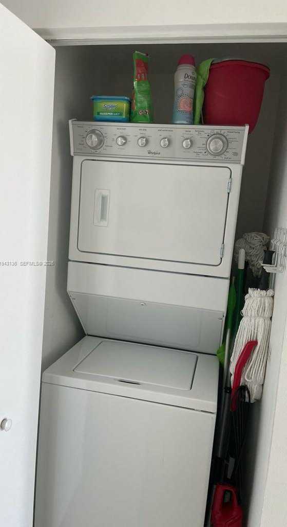 Small Image of 90 SOUTH WEST 3RD ST #3010, Miami Number 14