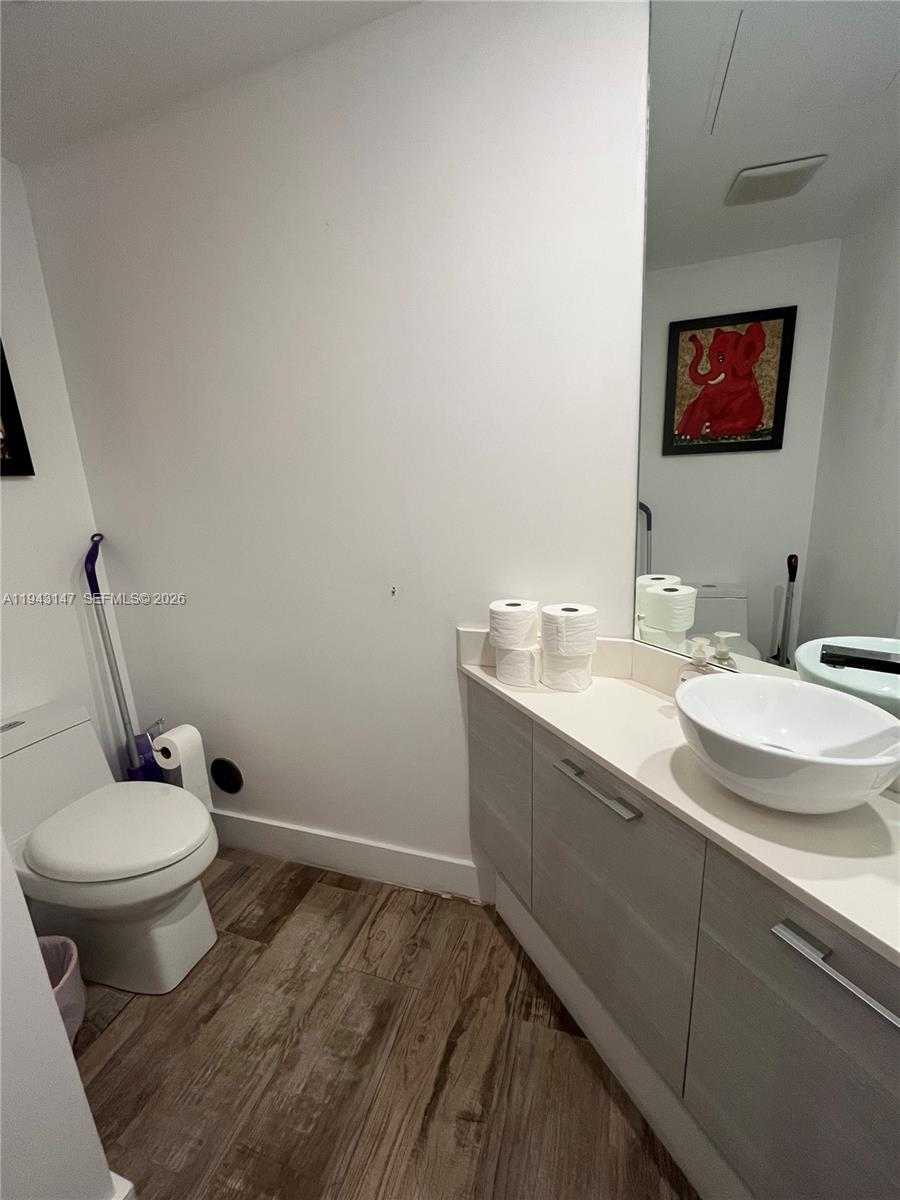 Small Image of 650 NORTH EAST 32ND ST #608, Miami Number 18