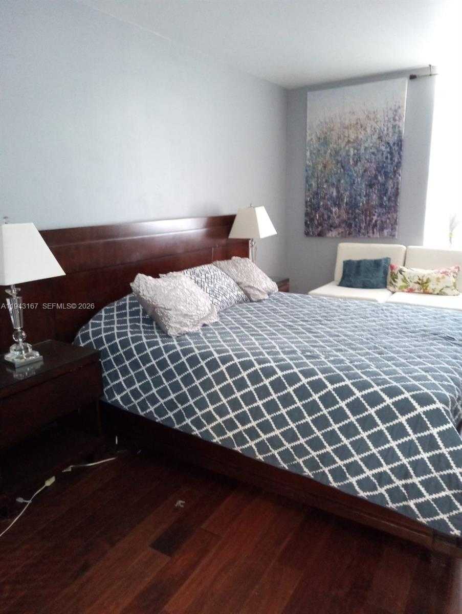 Small Image of 100 LINCOLN RD #814, Miami Beach Number 4