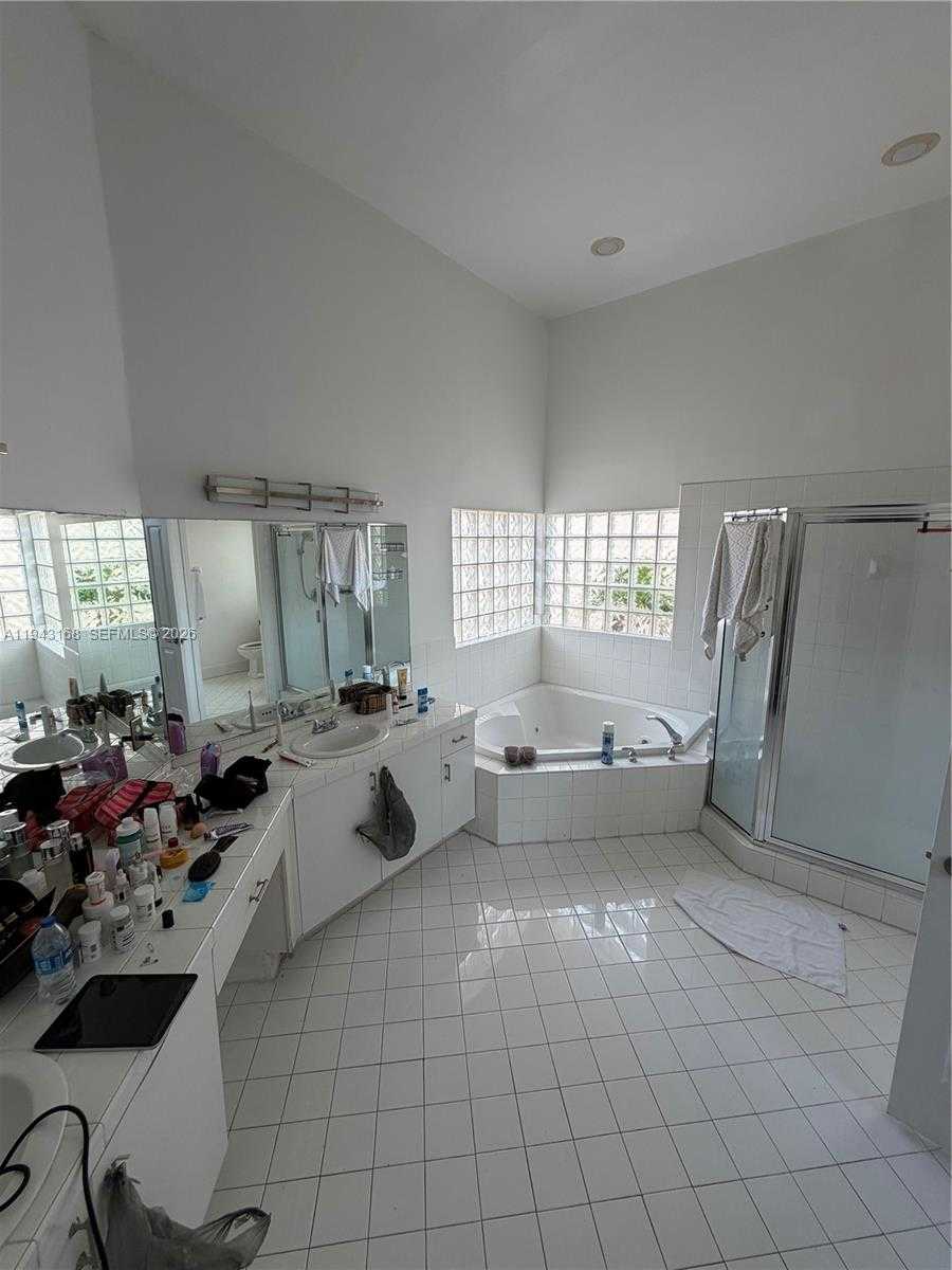 Small Image of 14640 SOUTH WEST 132ND CT, Miami Number 24