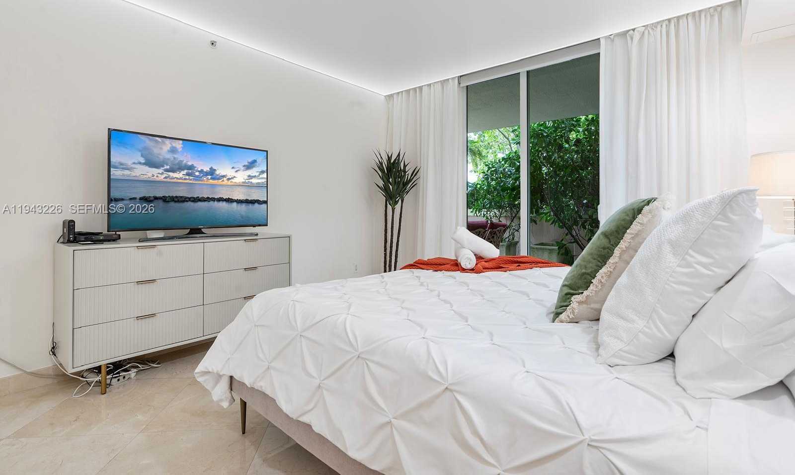 Small Image of 17555 ATLANTIC BLVD #508, Sunny Isles Beach Number 14