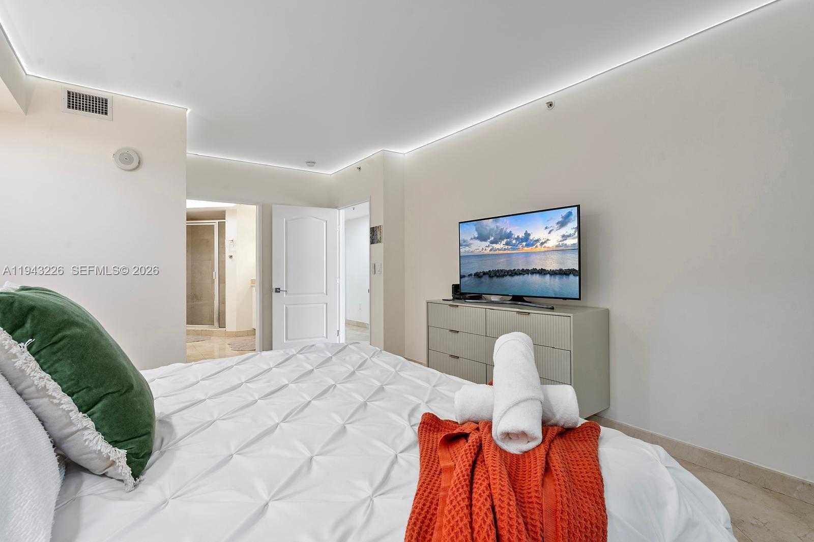 Small Image of 17555 ATLANTIC BLVD #508, Sunny Isles Beach Number 23