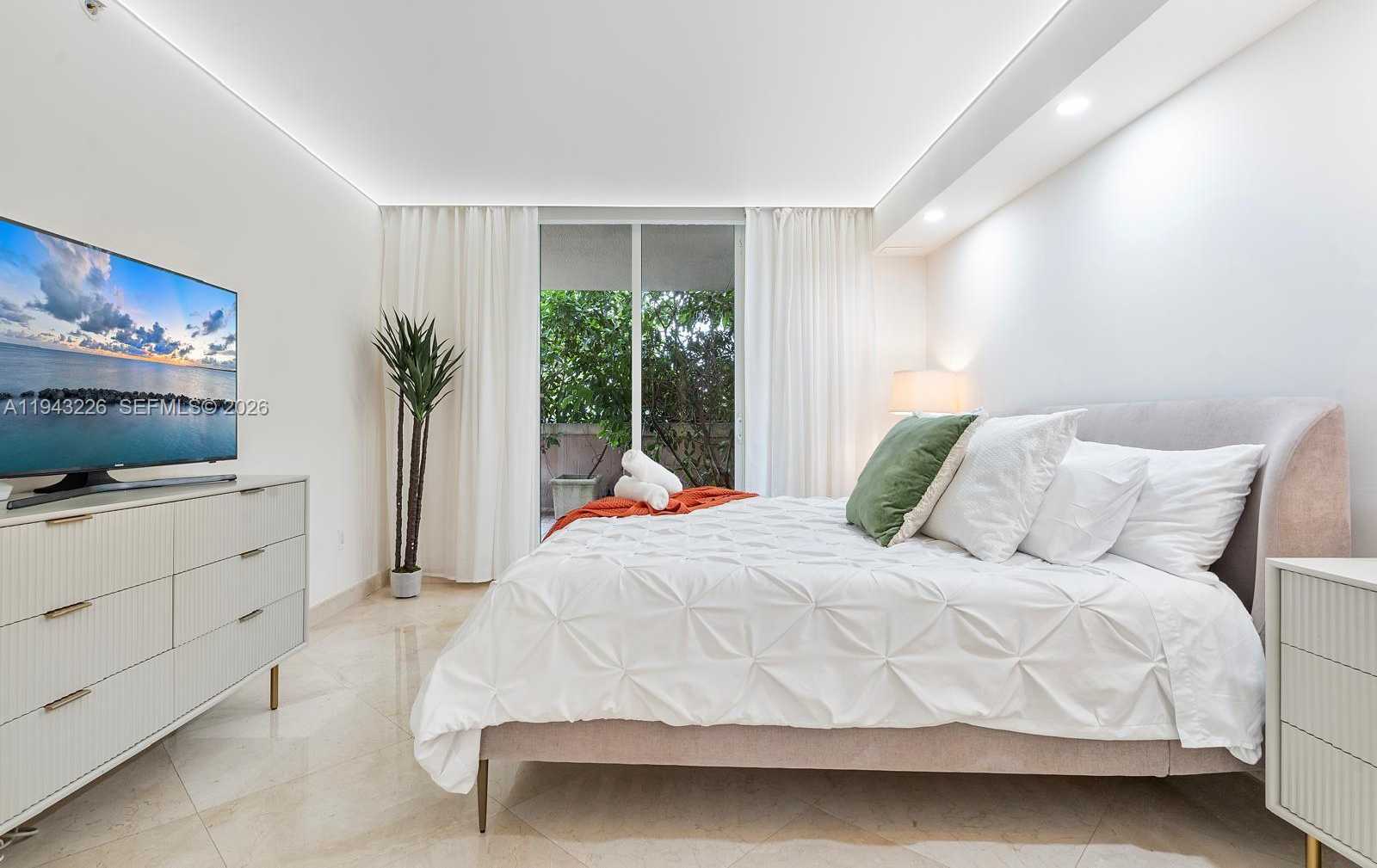 Small Image of 17555 ATLANTIC BLVD #508, Sunny Isles Beach Number 24