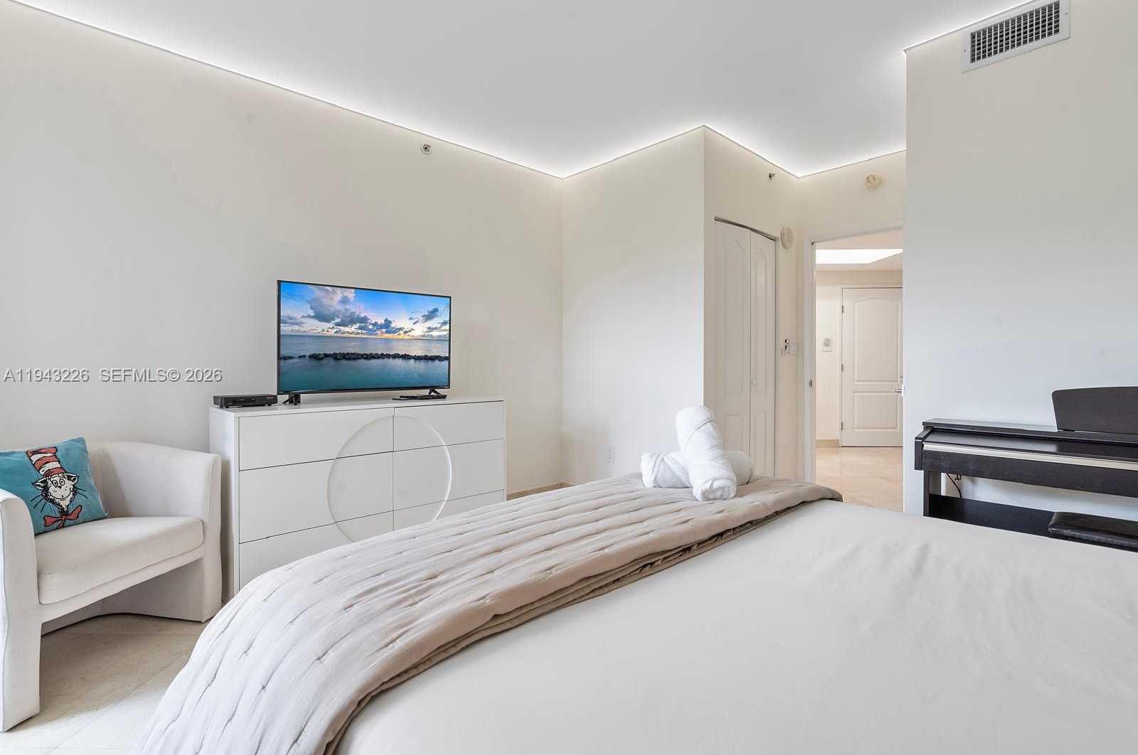 Small Image of 17555 ATLANTIC BLVD #508, Sunny Isles Beach Number 34