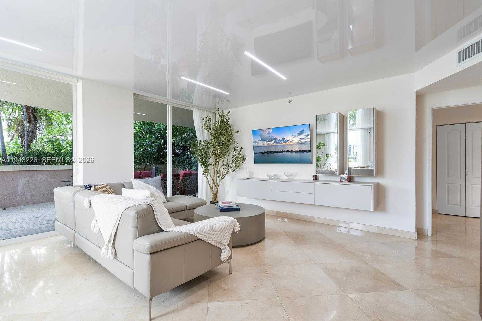 Small Image of 17555 ATLANTIC BLVD #508, Sunny Isles Beach Number 4