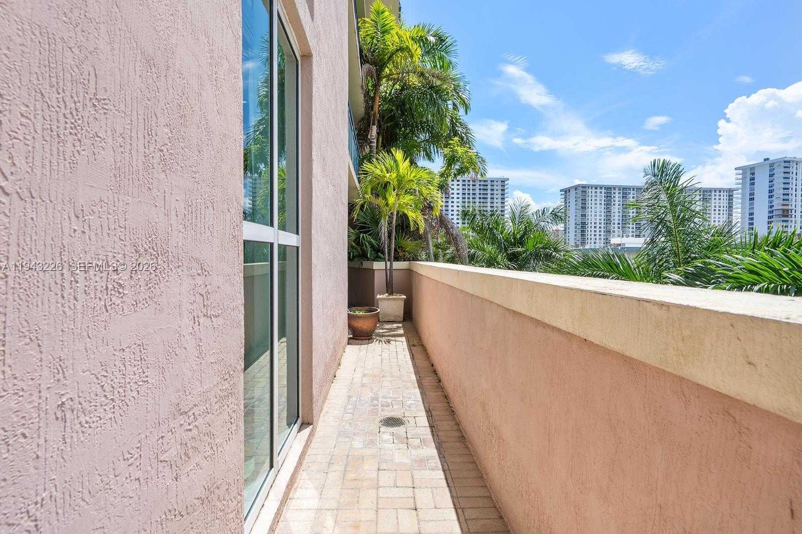 Small Image of 17555 ATLANTIC BLVD #508, Sunny Isles Beach Number 56