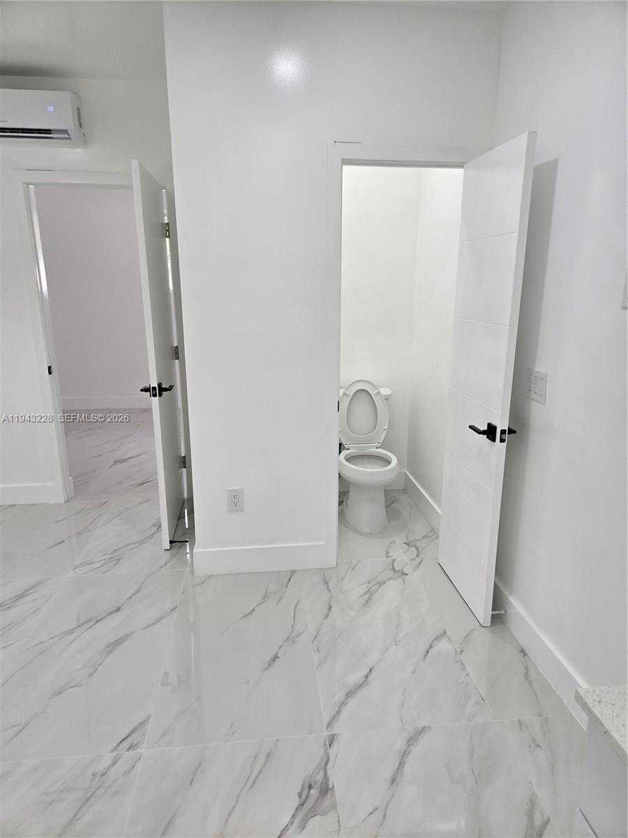 Small Image of 987 NORTH EAST 145 #B, North Miami Number 10