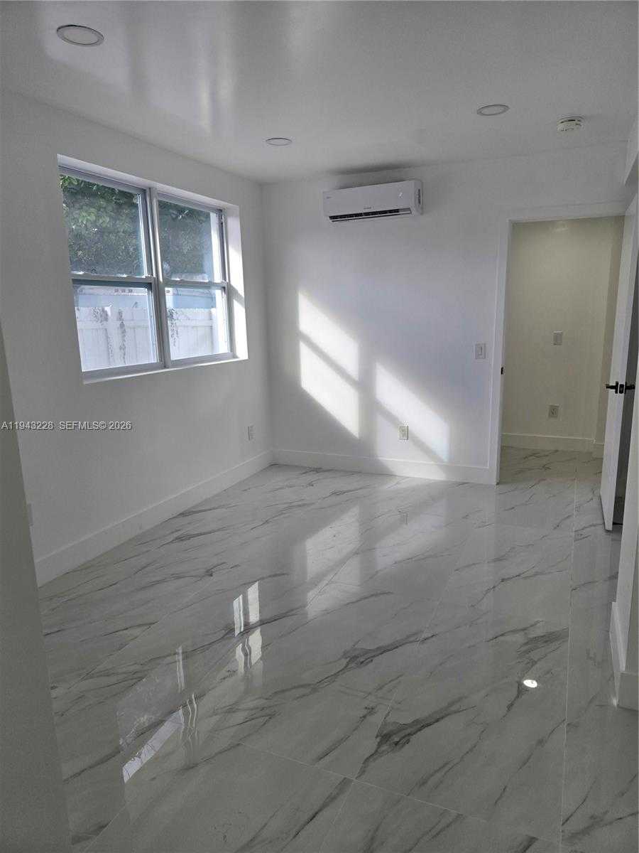 Small Image of 987 NORTH EAST 145 #B, North Miami Number 4