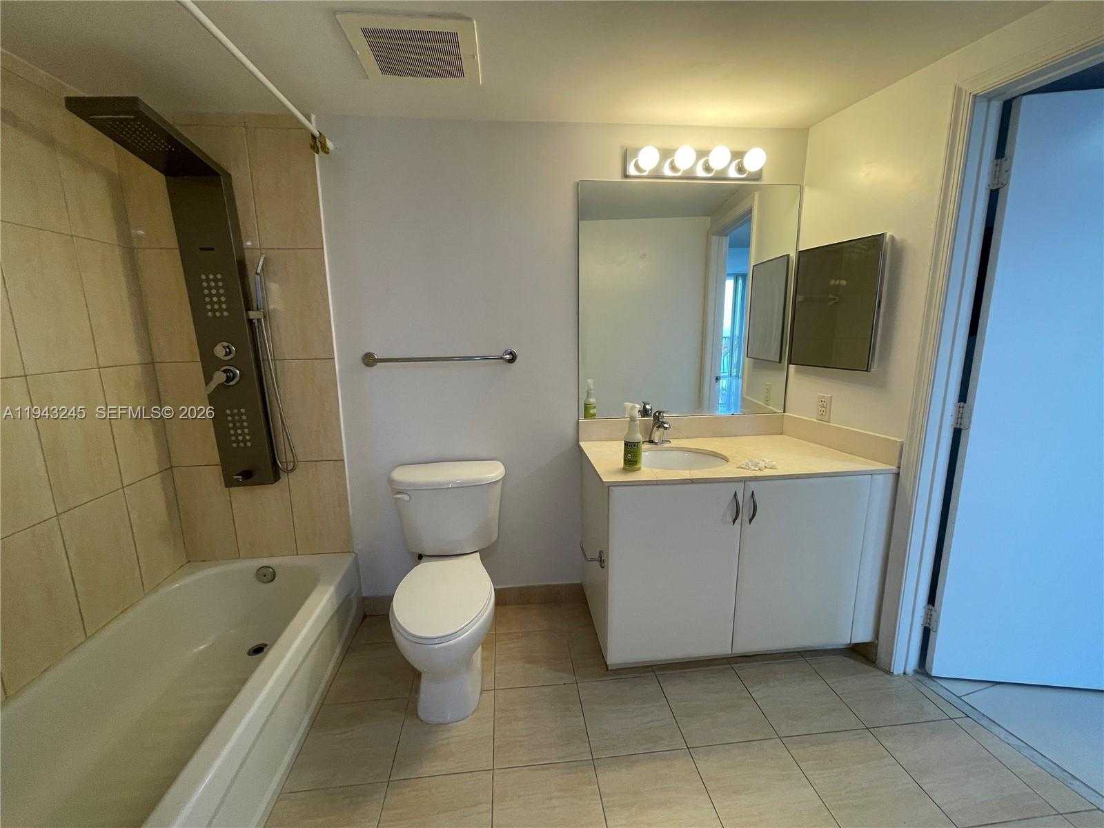Small Image of 1750 NORTH BAYSHORE DR #2810, Miami Number 24