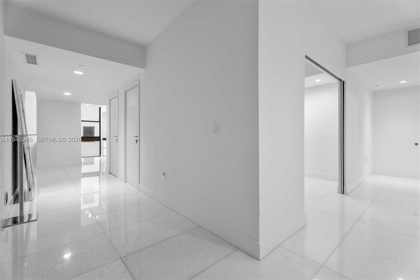 Small Image of 1010 BRICKELL AVE #1405, Miami Number 12
