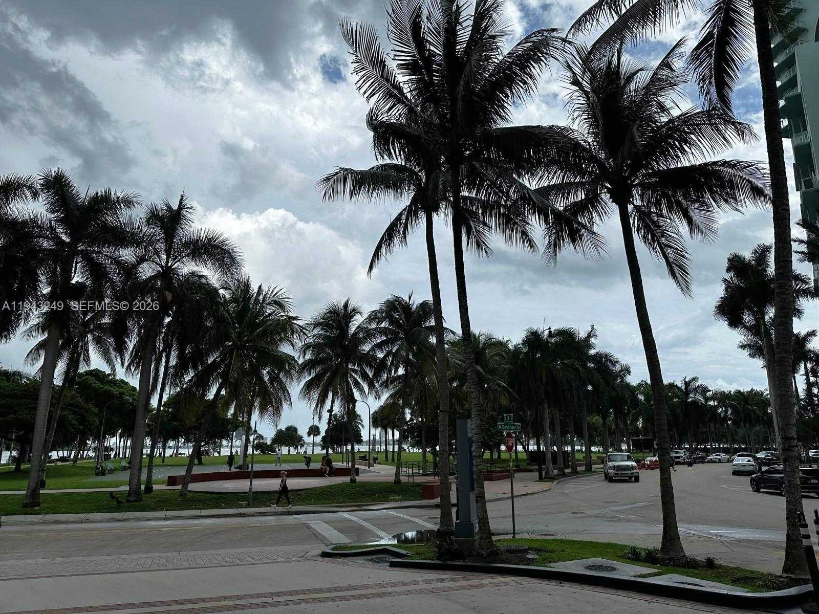 Small Image of 2000 NORTH BAYSHORE DR #625, Miami Number 31