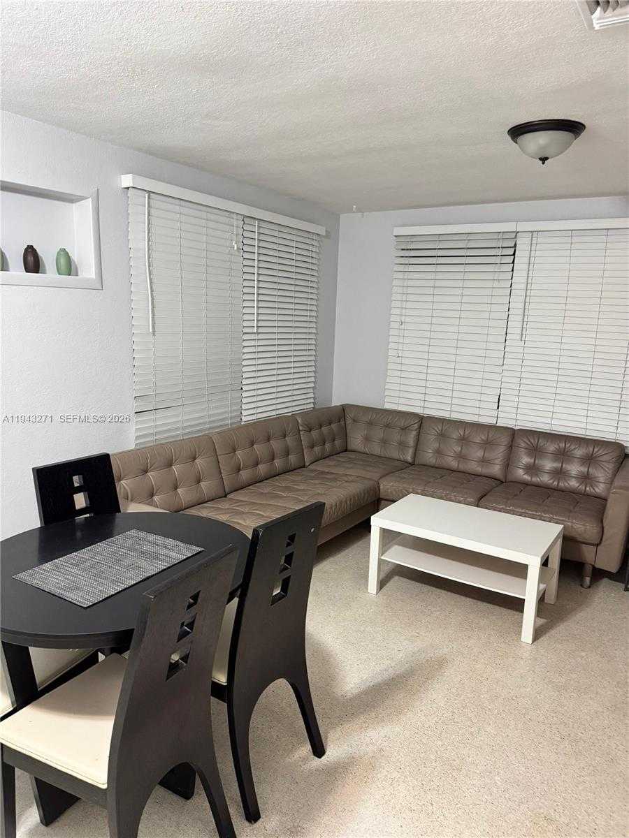 Small Image of 1610 NORTH HAYES STR #B, Hollywood Number 3