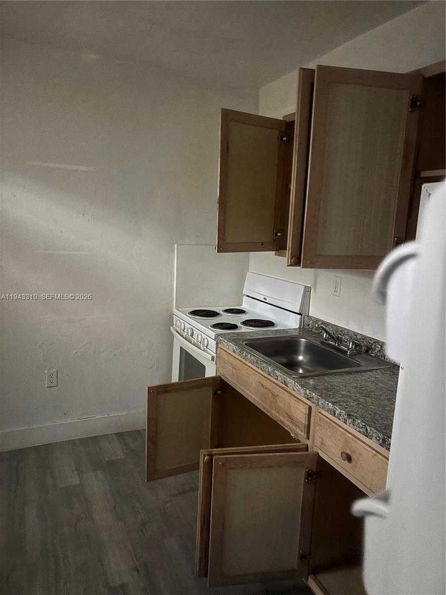 Small Image of 1320 SOUTH WEST 6TH ST #4, Miami Number 3