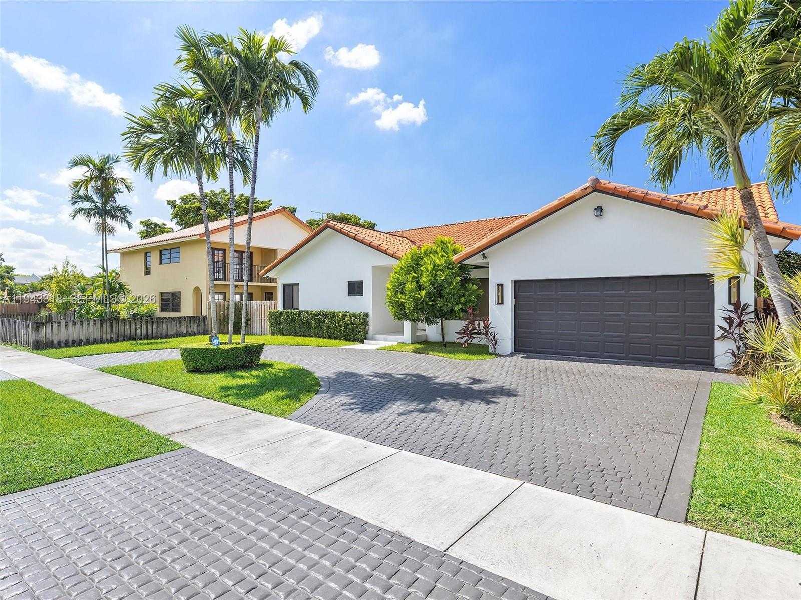 Small Image of 3776 SOUTH WEST 107TH CT, Miami Number 2