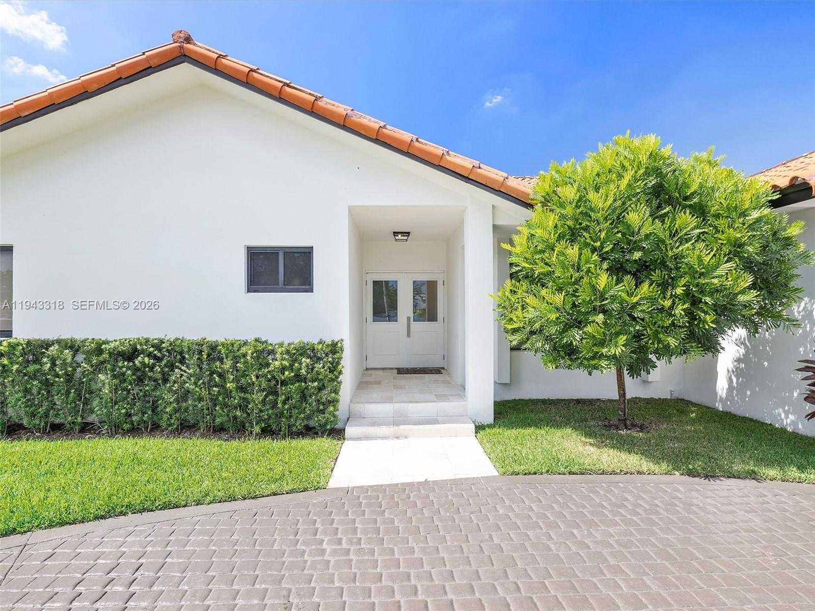 Small Image of 3776 SOUTH WEST 107TH CT, Miami Number 3