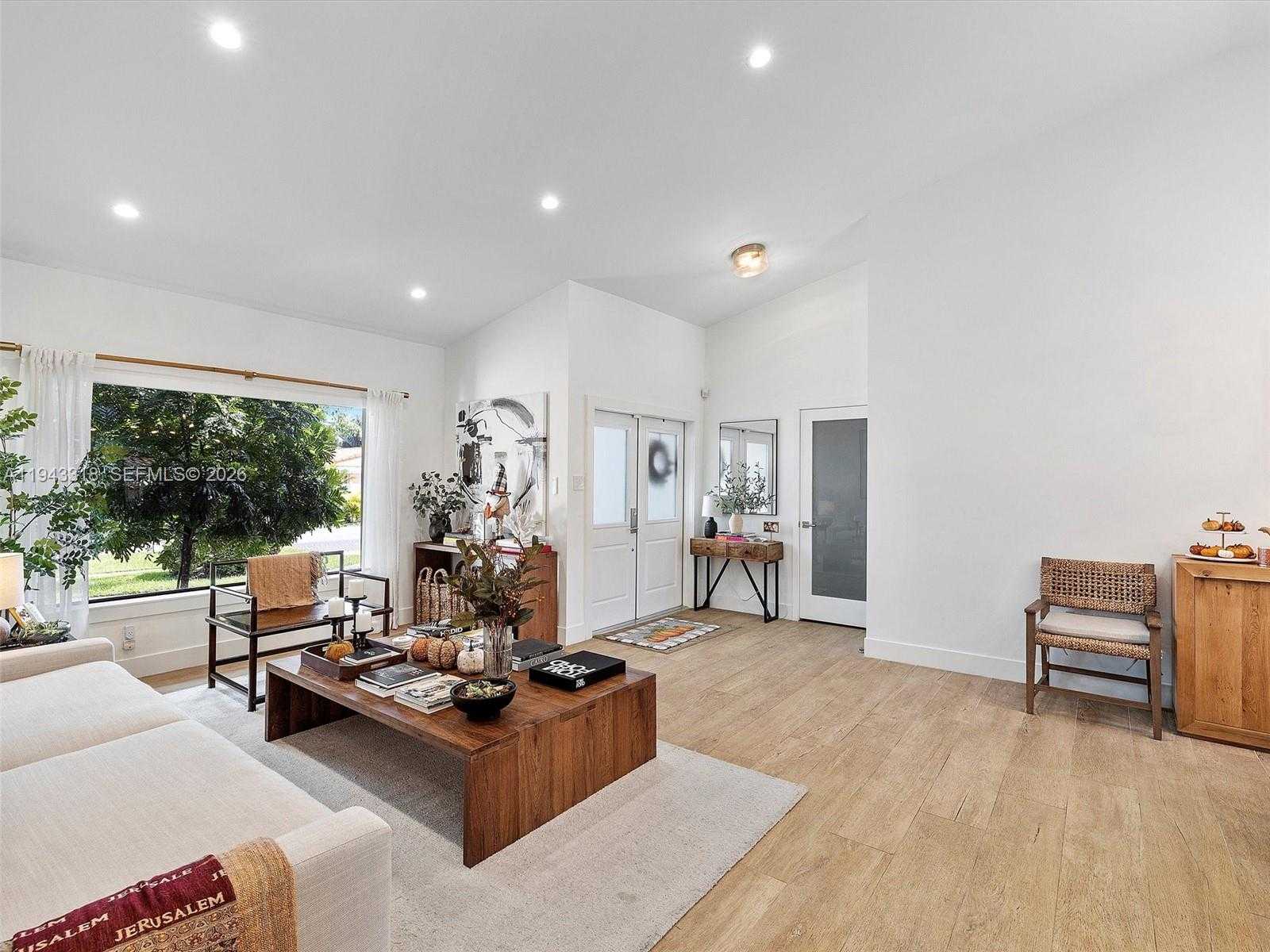 Small Image of 3776 SOUTH WEST 107TH CT, Miami Number 8