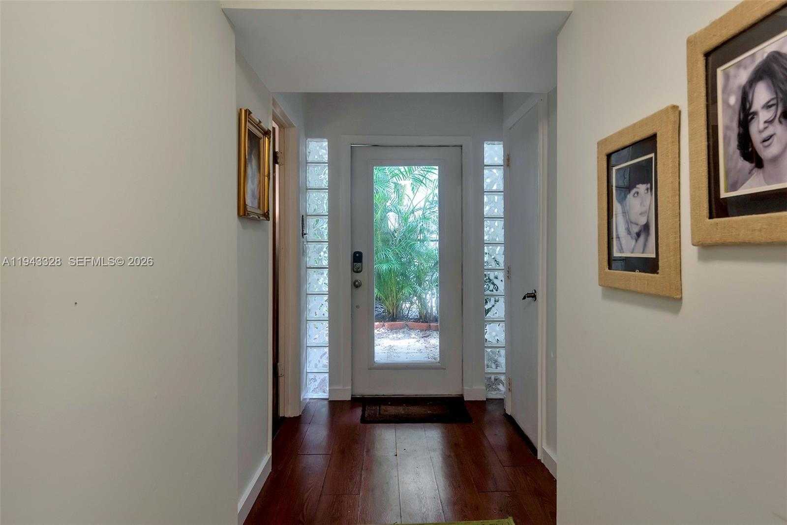 Small Image of 5845 SOUTH WEST 88TH ST, South Miami Number 13