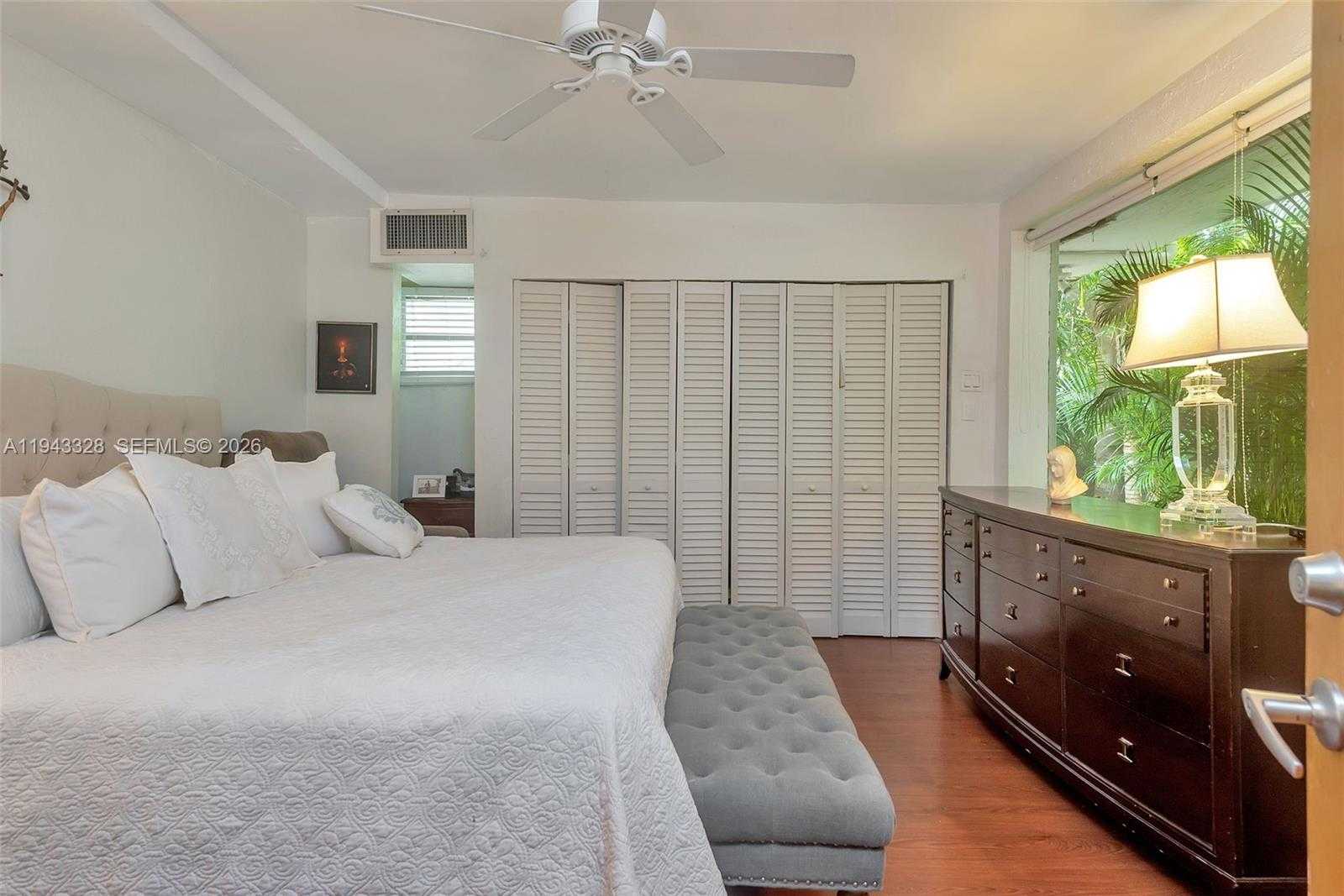 Small Image of 5845 SOUTH WEST 88TH ST, South Miami Number 14