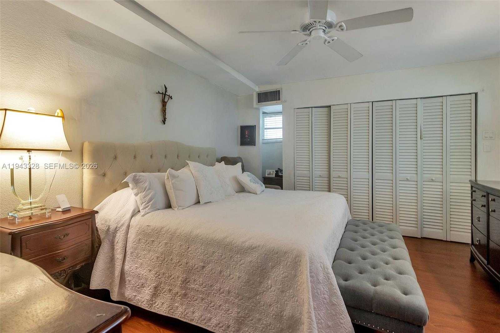 Small Image of 5845 SOUTH WEST 88TH ST, South Miami Number 15