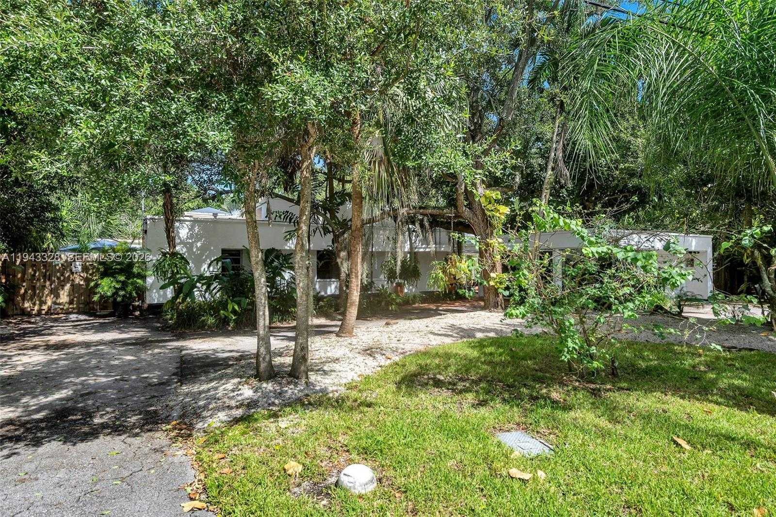 Small Image of 5845 SOUTH WEST 88TH ST, South Miami Number 2