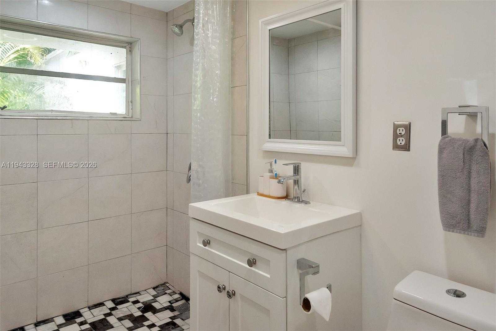 Small Image of 5845 SOUTH WEST 88TH ST, South Miami Number 21