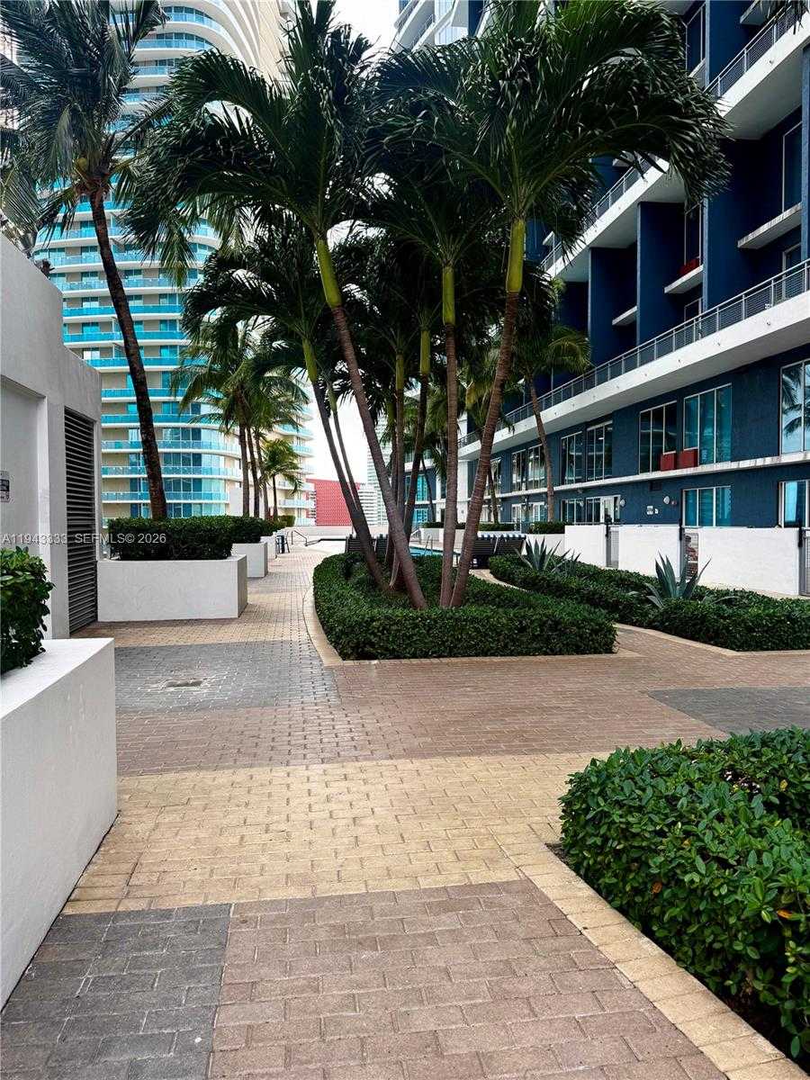 Small Image of 60 SOUTH WEST 13TH ST #4201, Miami Number 25