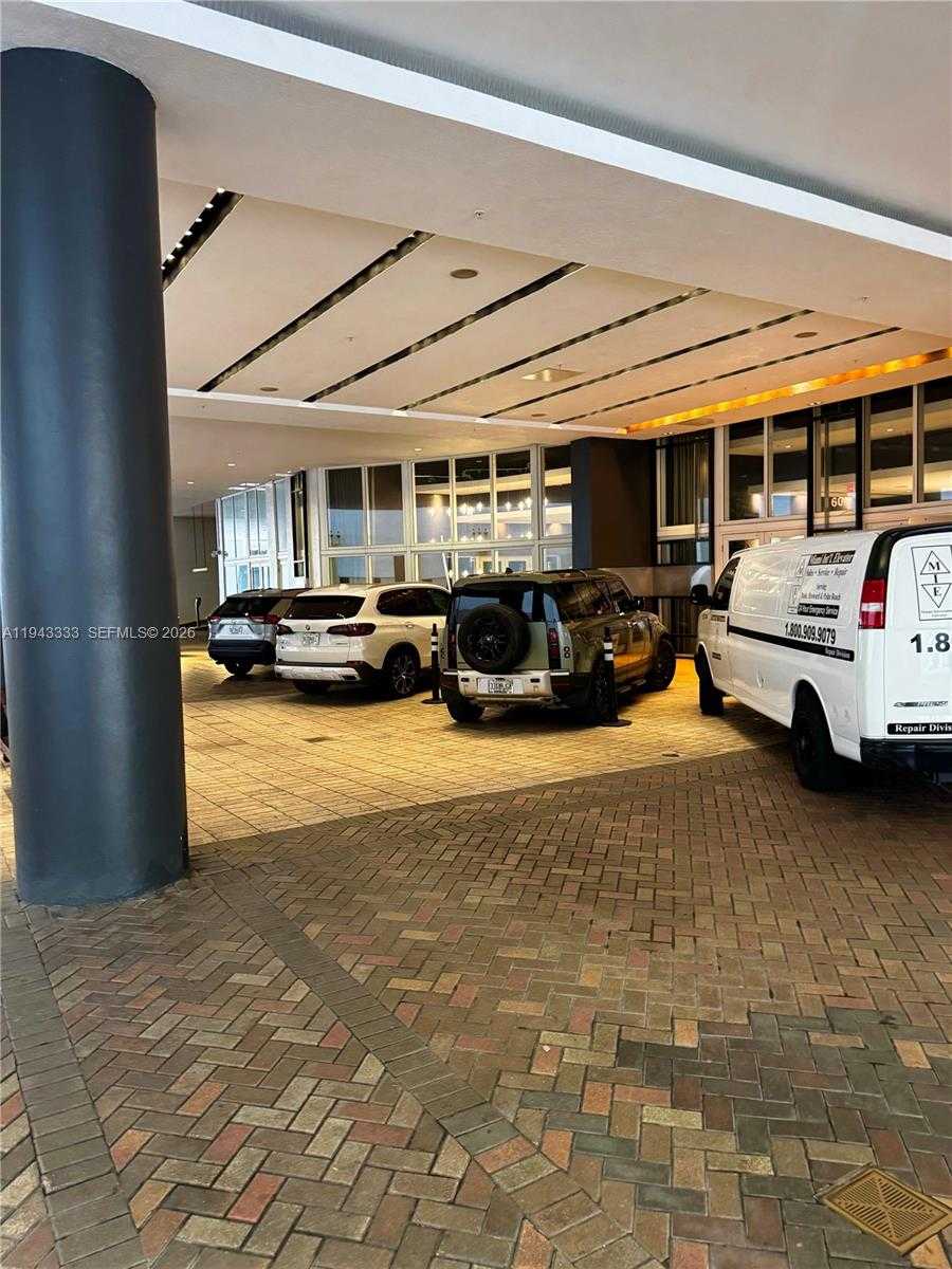 Small Image of 60 SOUTH WEST 13TH ST #4201, Miami Number 3