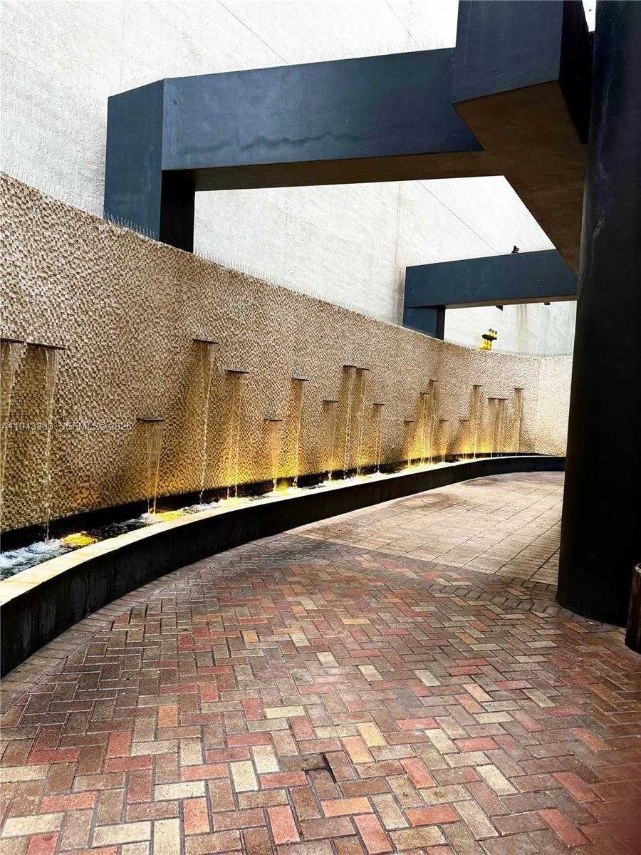 Small Image of 60 SOUTH WEST 13TH ST #4201, Miami Number 4