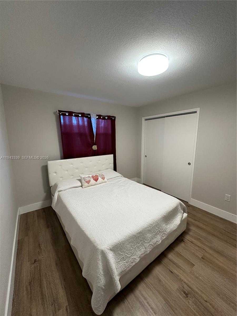 Small Image of 6729 PETUNIA DR #6729, Miramar Number 16