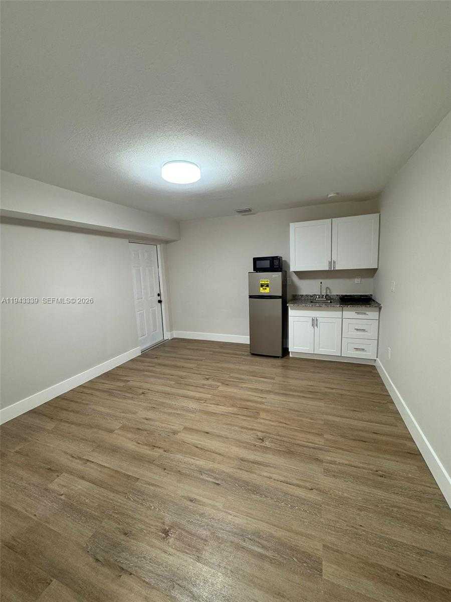 Small Image of 6729 PETUNIA DR #6729, Miramar Number 23