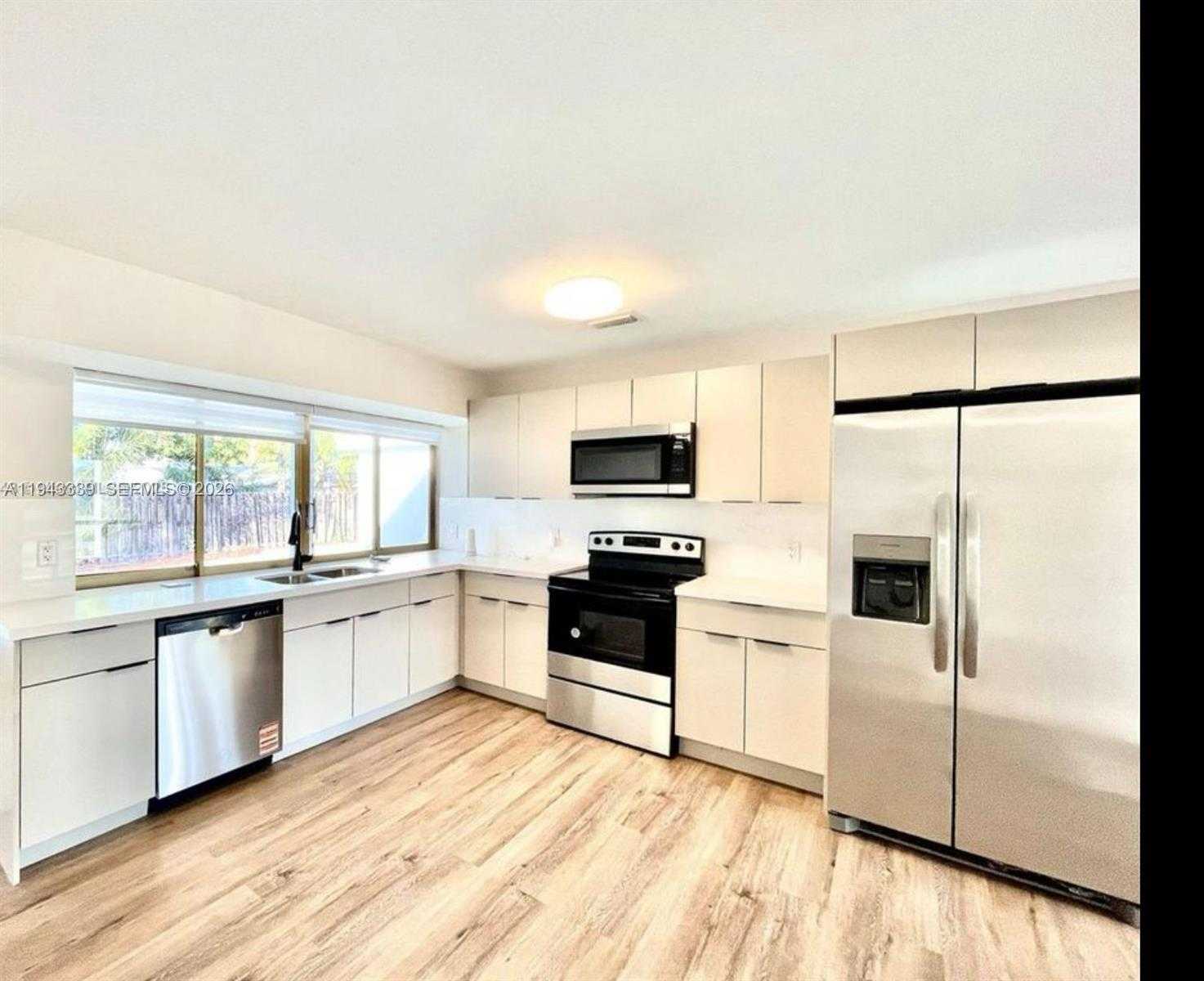 Small Image of 6729 PETUNIA DR #6729, Miramar Number 3