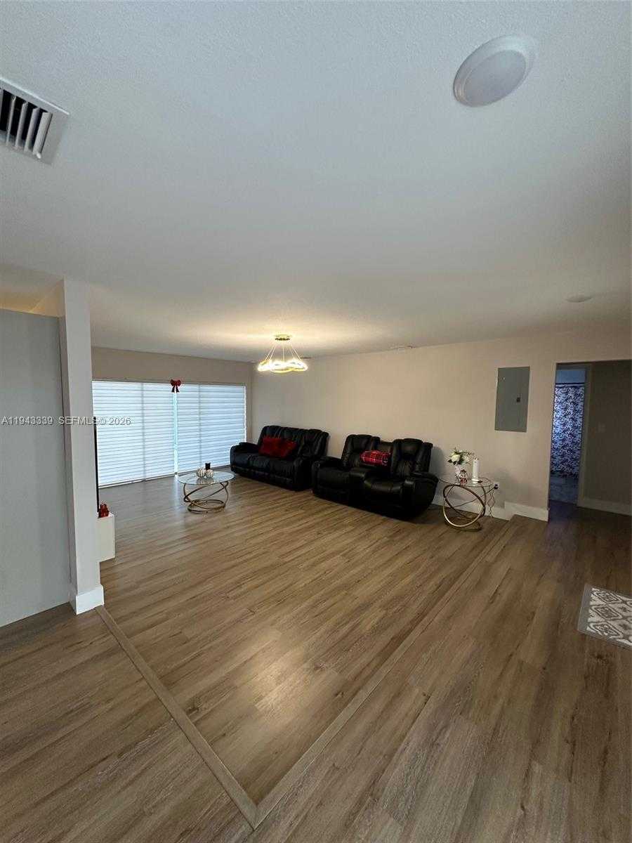 Small Image of 6729 PETUNIA DR #6729, Miramar Number 6