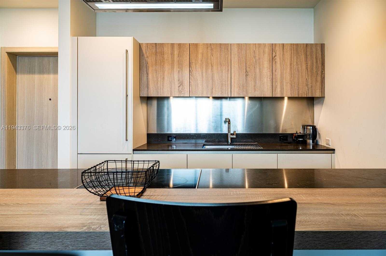 Small Image of 1000 BRICKELL PLZ #1806, Miami Number 14