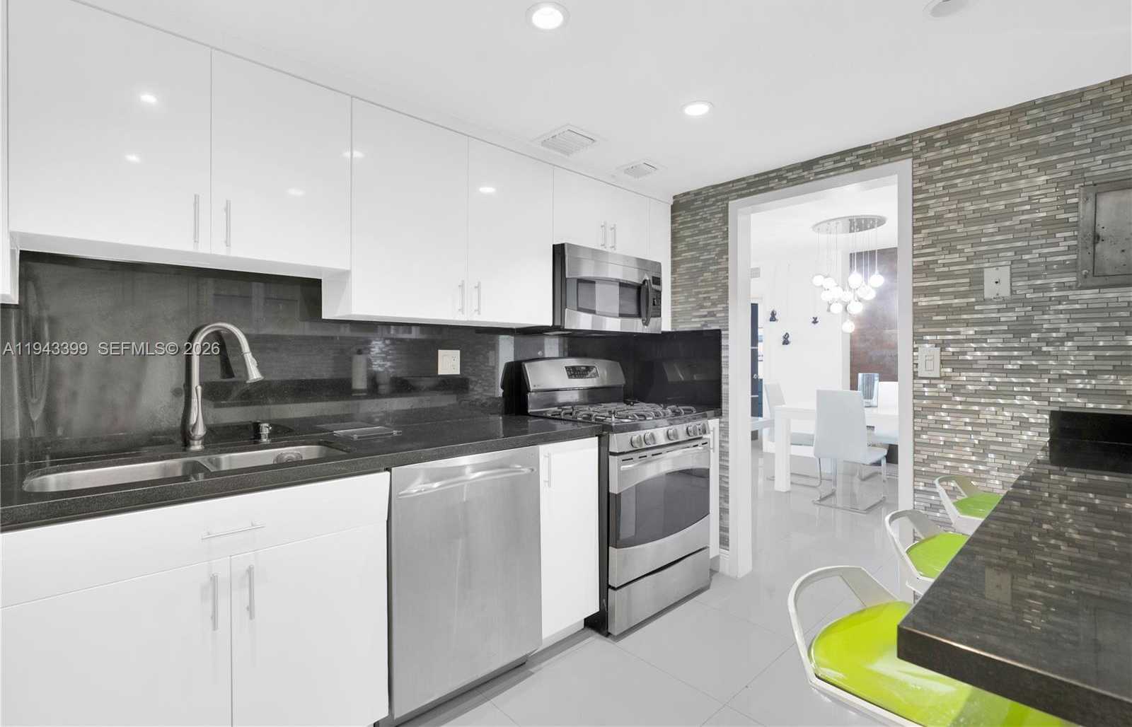 Small Image of 3140 SOUTH OCEAN DR #1211, Hallandale Beach Number 9