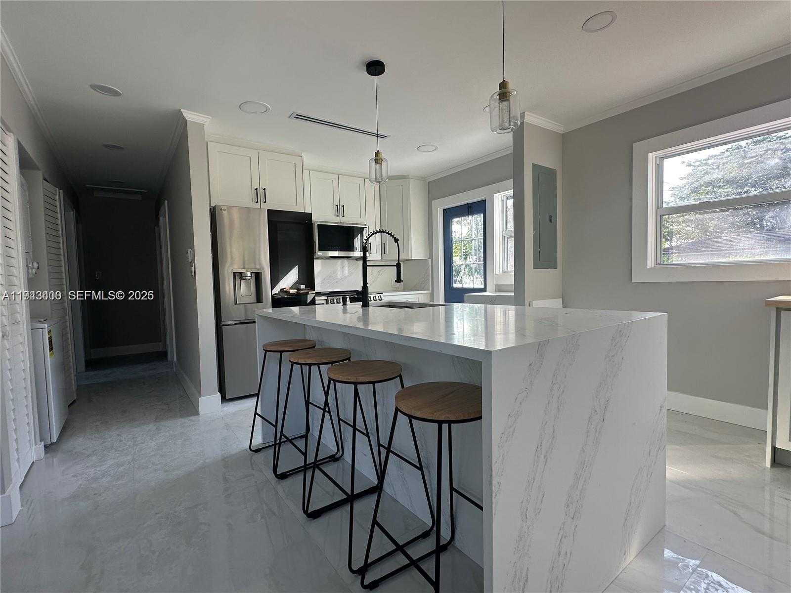 Small Image of 510 BOABADILLA ST, Coral Gables Number 11