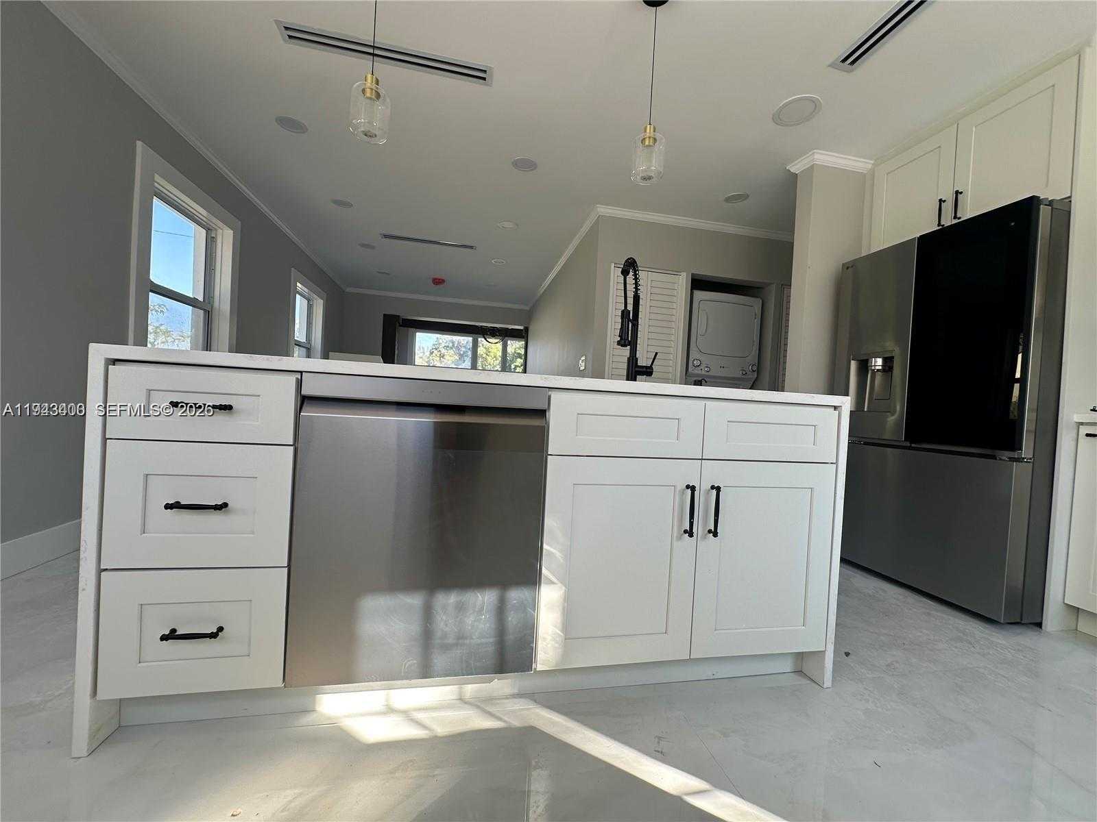 Small Image of 510 BOABADILLA ST, Coral Gables Number 12