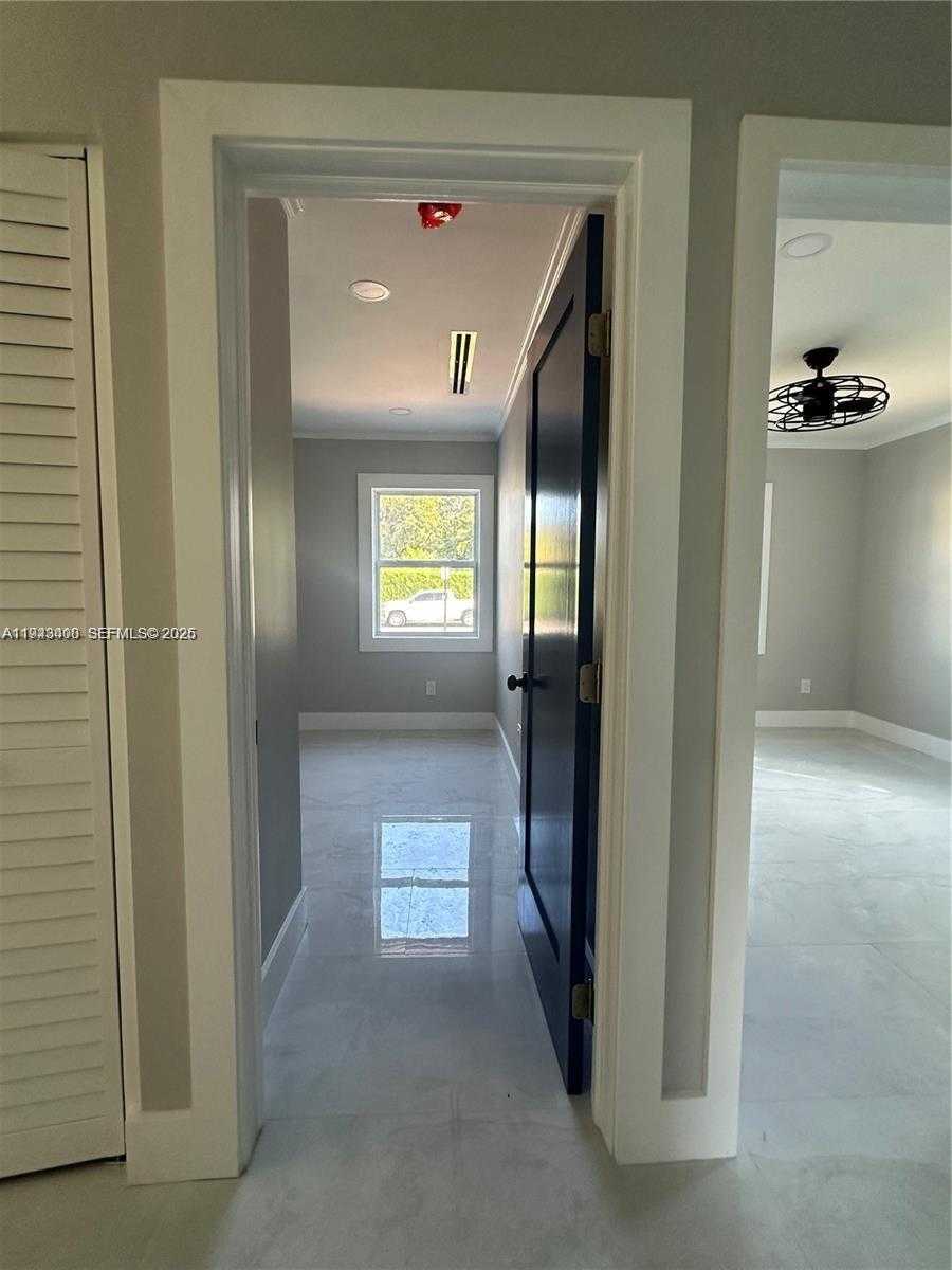 Small Image of 510 BOABADILLA ST, Coral Gables Number 15