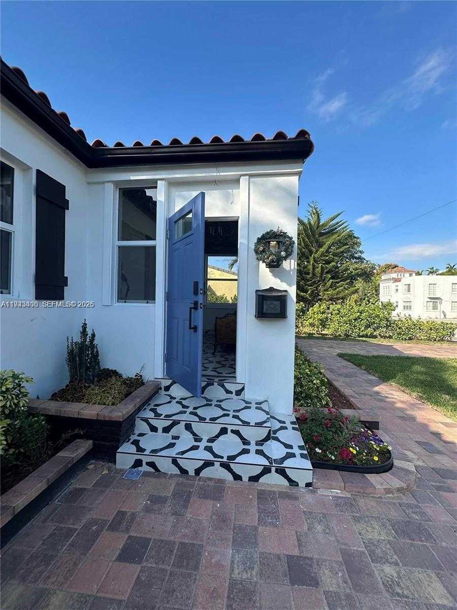 Small Image of 510 BOABADILLA ST, Coral Gables Number 6