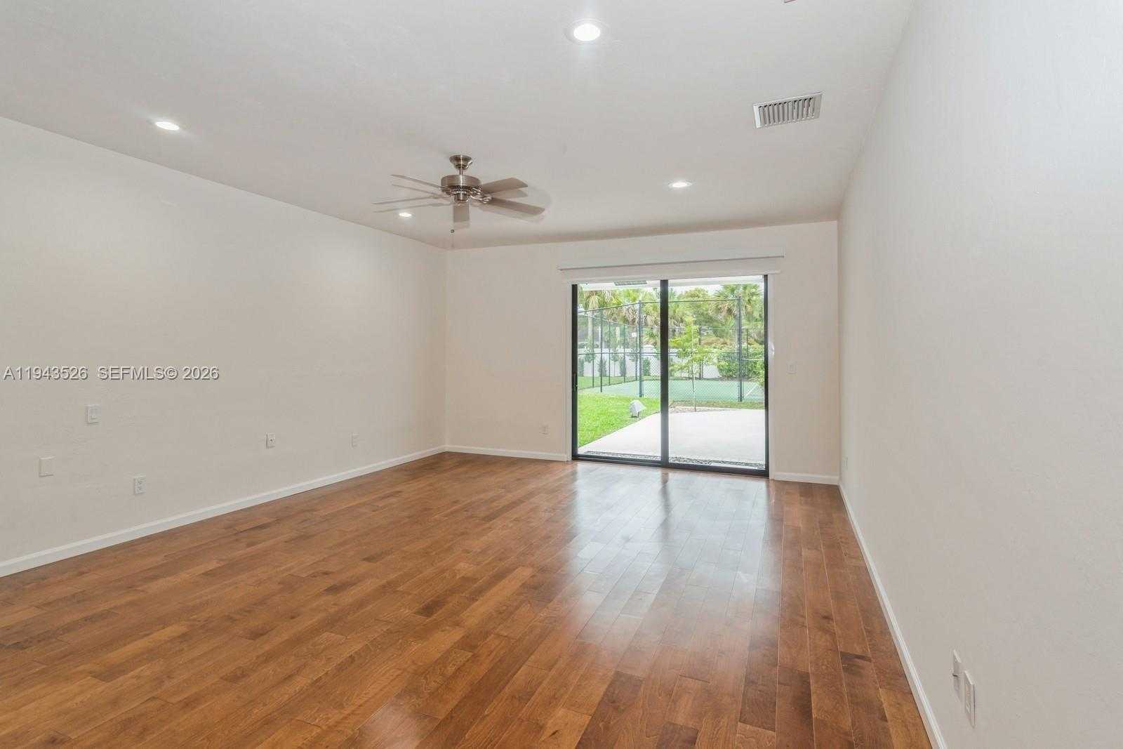 Small Image of 15405 SOUTH WEST 73RD CT, Palmetto Bay Number 14