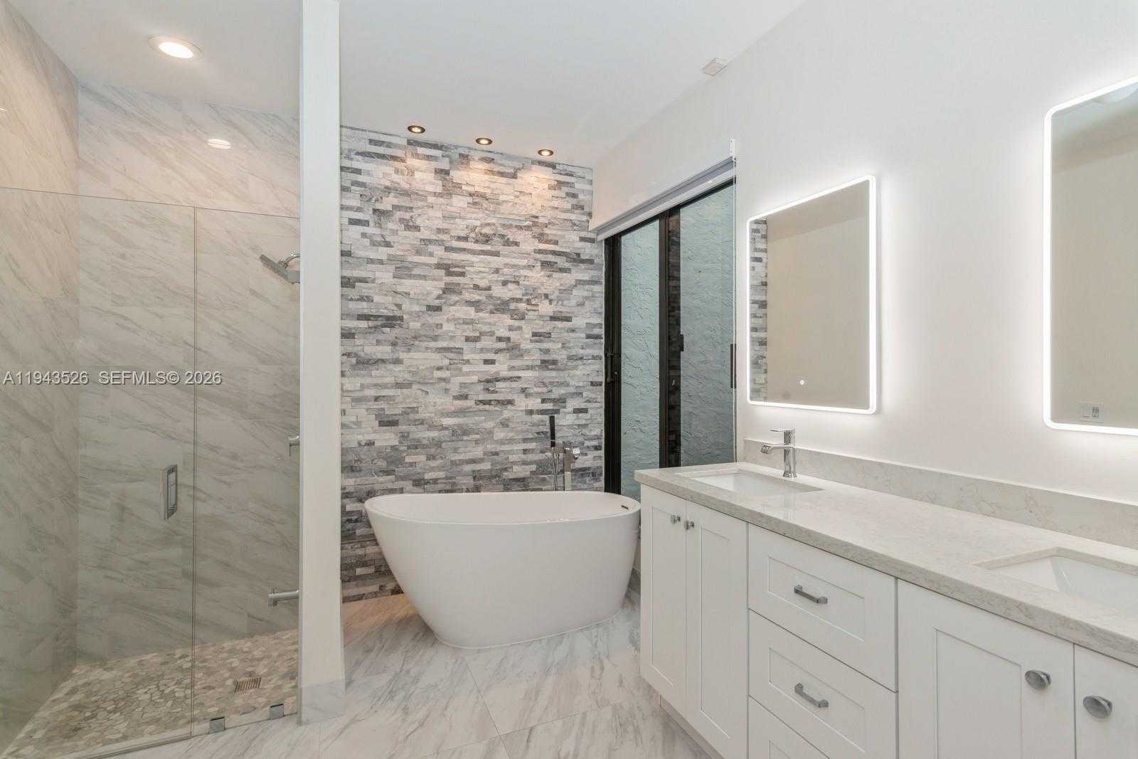 Small Image of 15405 SOUTH WEST 73RD CT, Palmetto Bay Number 16