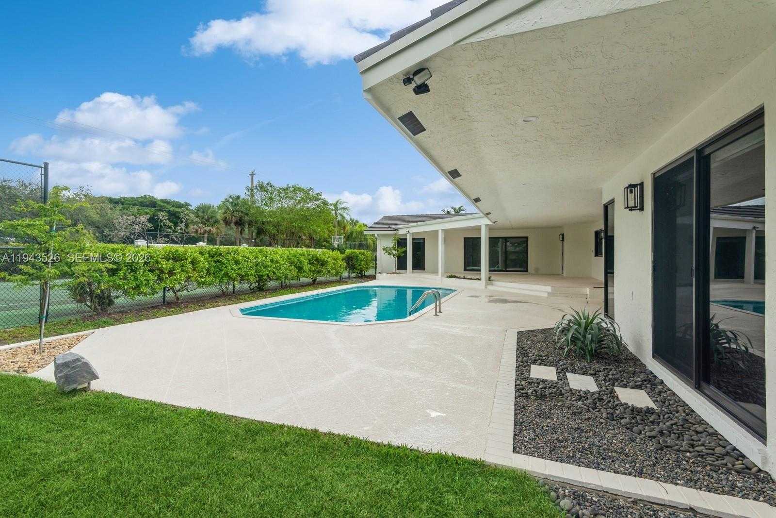 Small Image of 15405 SOUTH WEST 73RD CT, Palmetto Bay Number 29