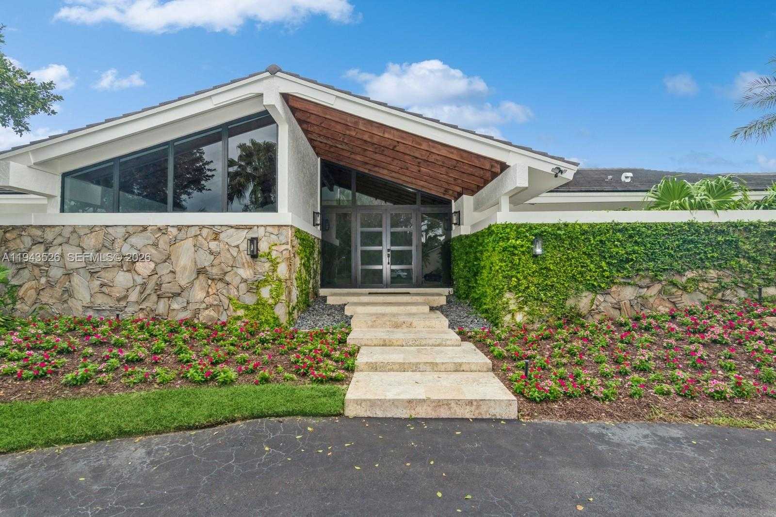 Small Image of 15405 SOUTH WEST 73RD CT, Palmetto Bay Number 3