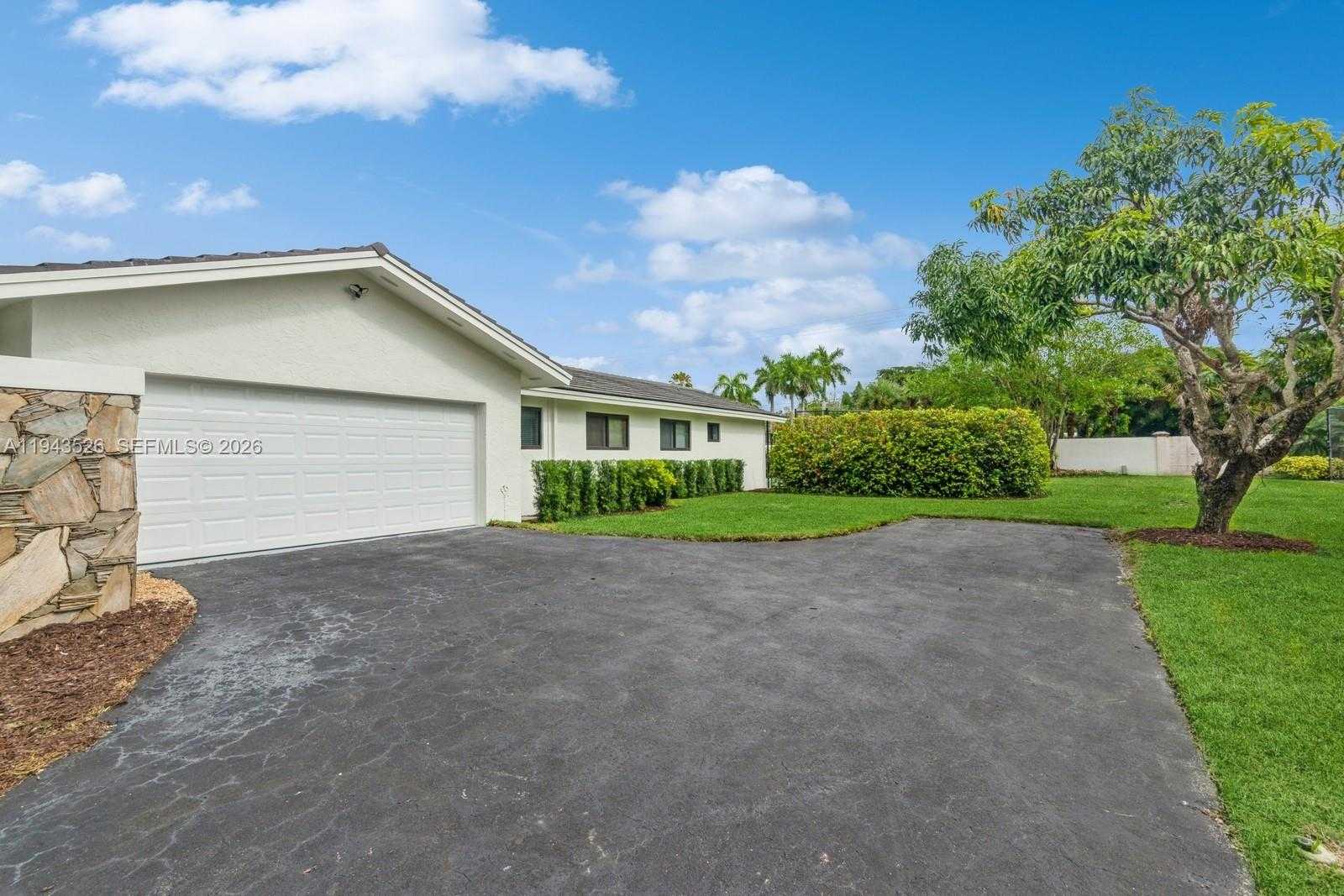 Small Image of 15405 SOUTH WEST 73RD CT, Palmetto Bay Number 31