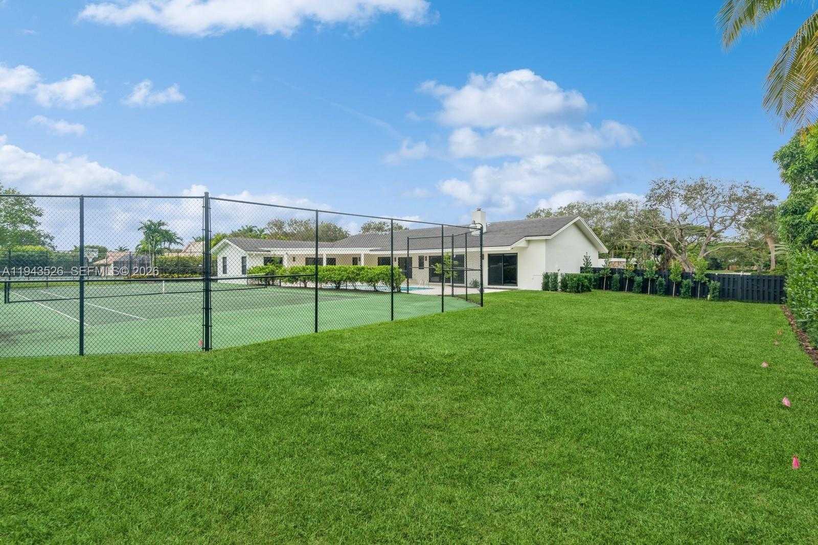 Small Image of 15405 SOUTH WEST 73RD CT, Palmetto Bay Number 34