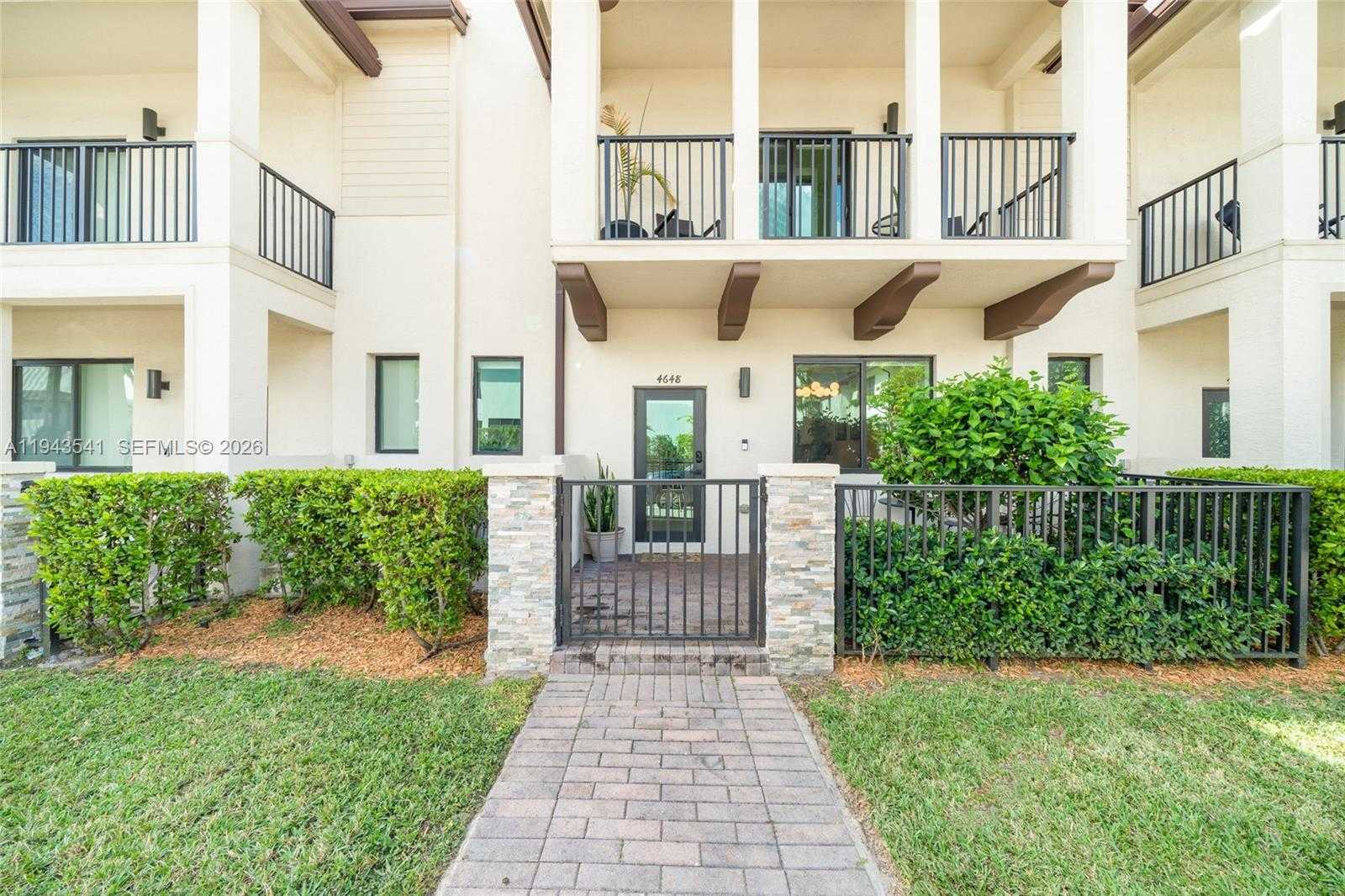 Small Image of 4648 NORTH WEST 83RD AVE #4648, Doral Number 2