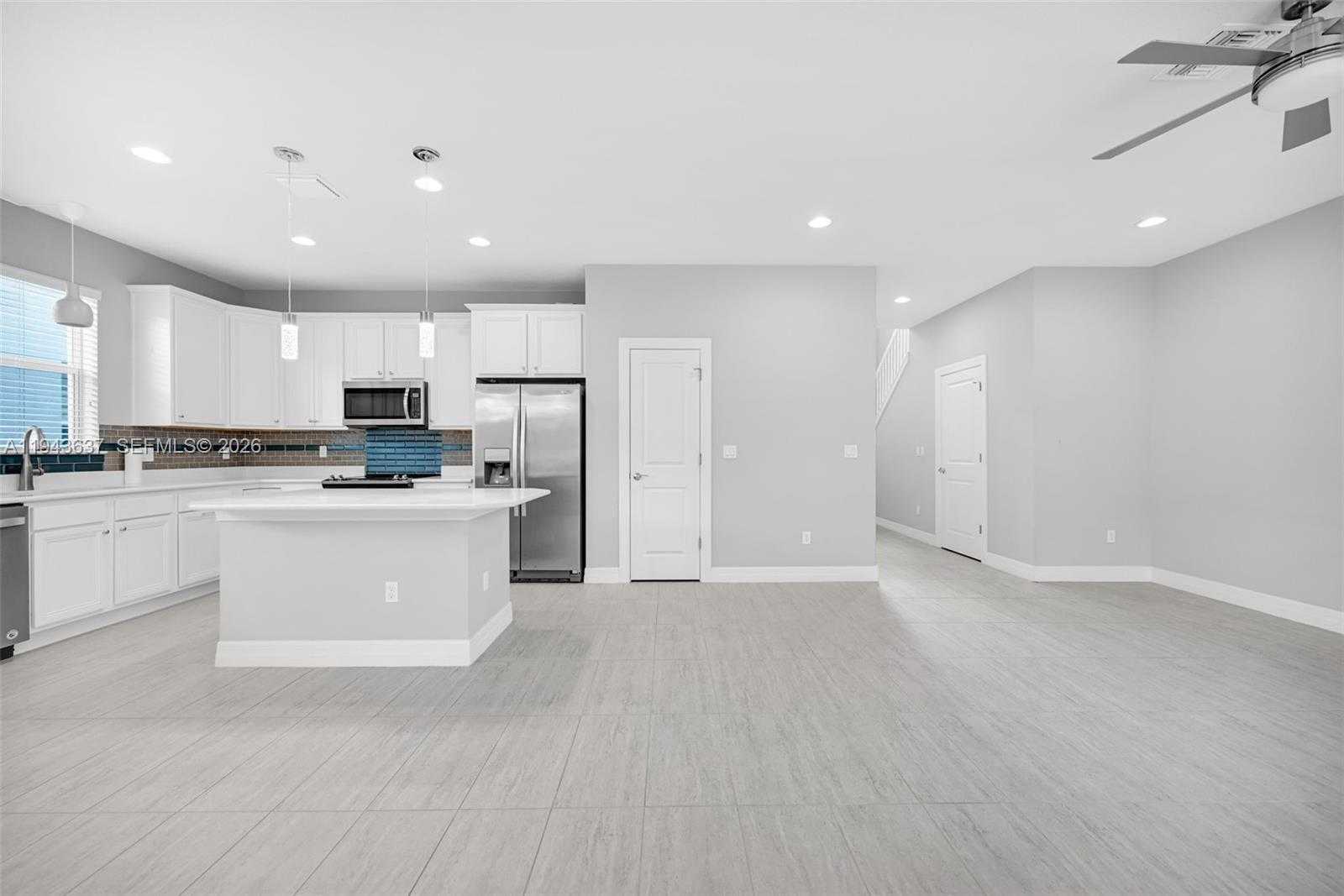 Small Image of 964 BANYAN DR, Hollywood Number 10