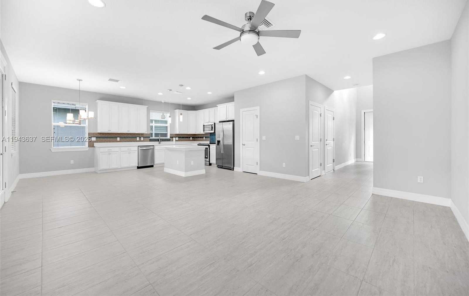 Small Image of 964 BANYAN DR, Hollywood Number 11